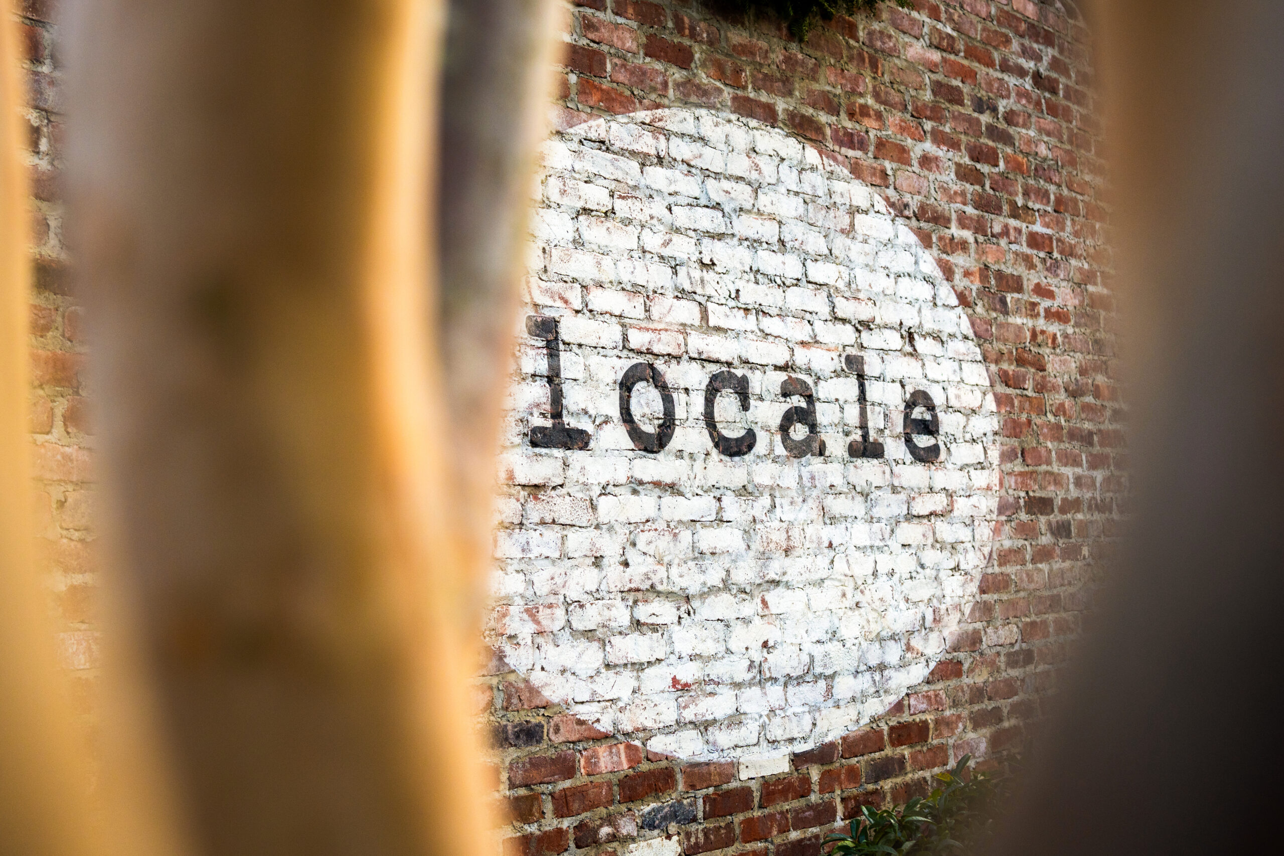 Locales Front Sign Locales Front Sign