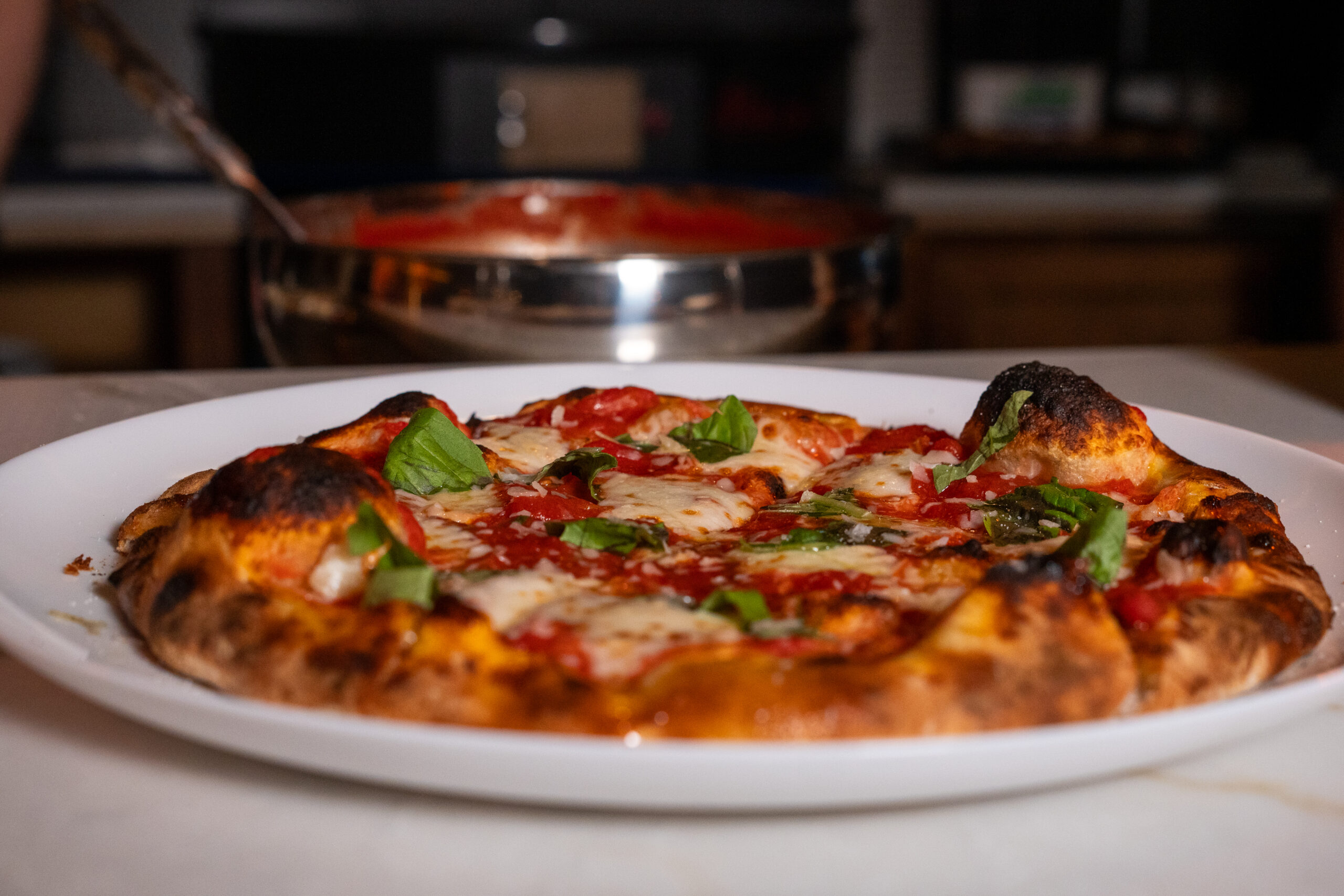 Locales Pizza Margherita