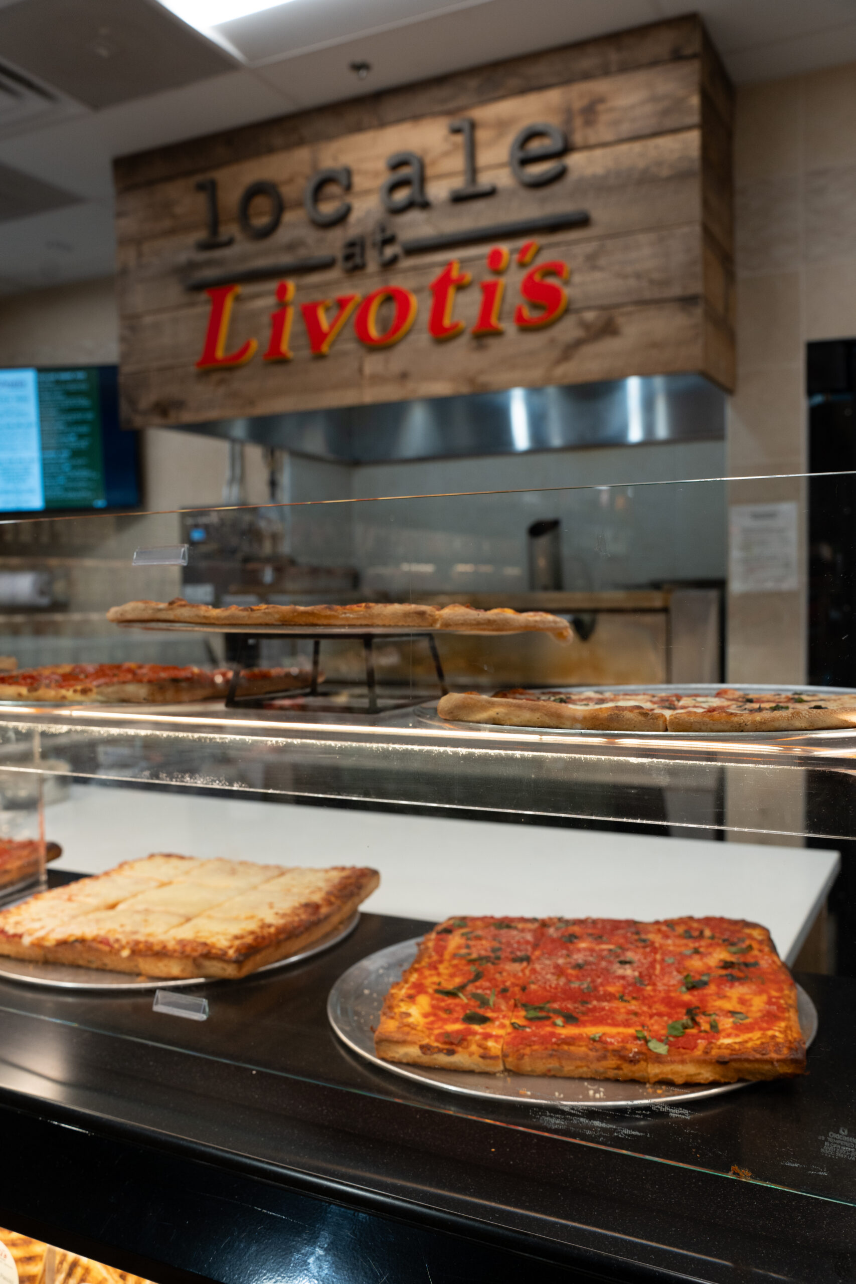 Locale Pizza Counter scaled